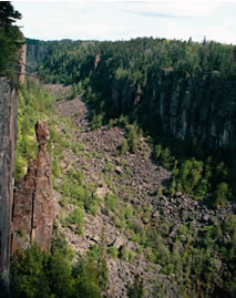 Left view of Ouimet Canyon
