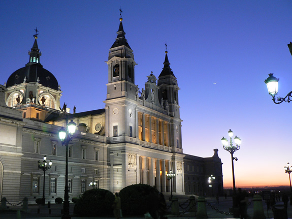 Royal Palace at night